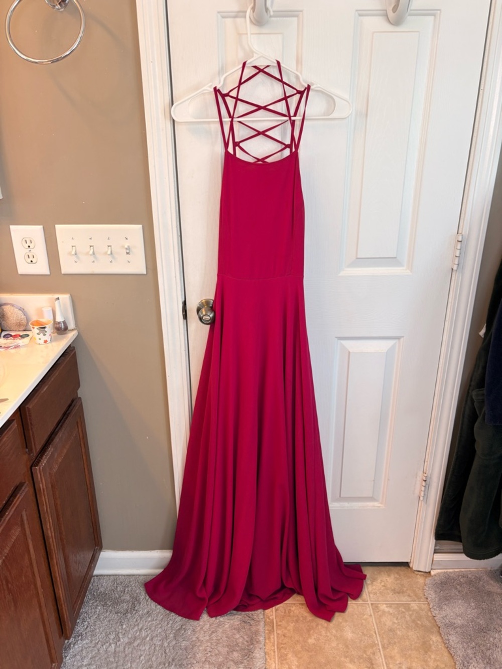 Lulu’s Women’s Fuchsia Strappy-Back Formal Dress